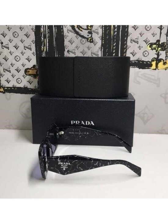 Authentic- New - PRADA Oversized Woman Sunglasses 0PR 08YS Havana Black/White main image 4